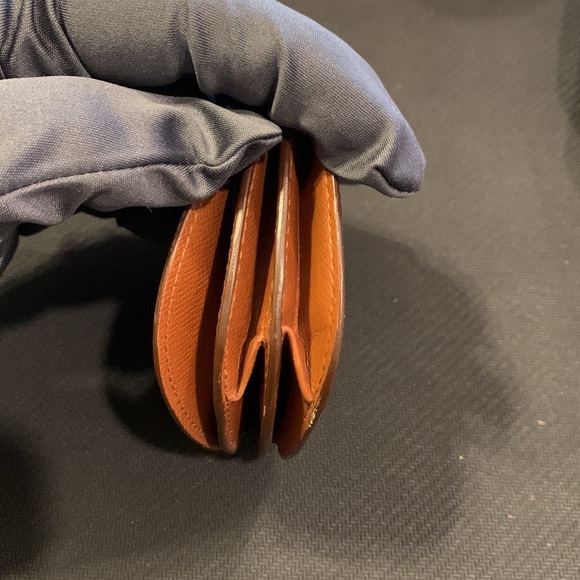 Louis Vuitton Coin Purse - Picture 12 of 16